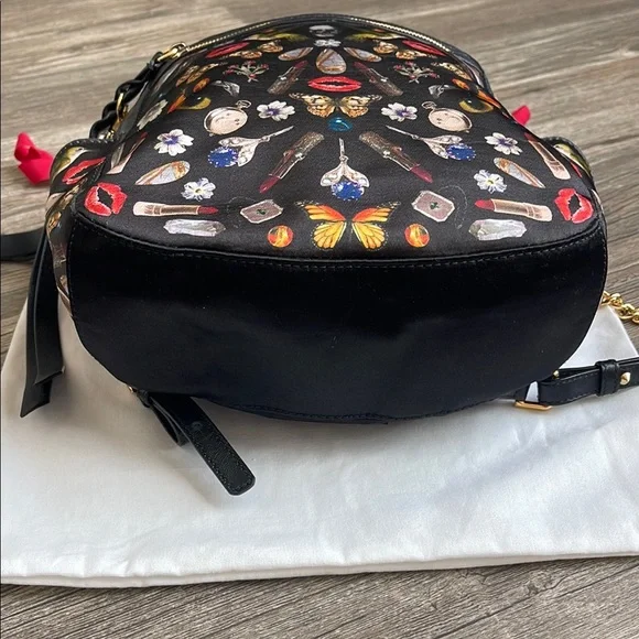 Alexander McQueen - Picture 7 of 9